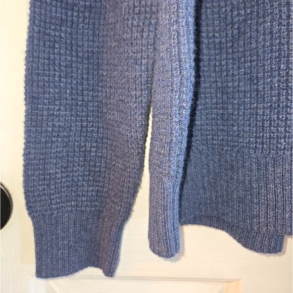 Banana Republic NWT Men's Blue Knit Wool Blend Sweater - Picture 3 of 9